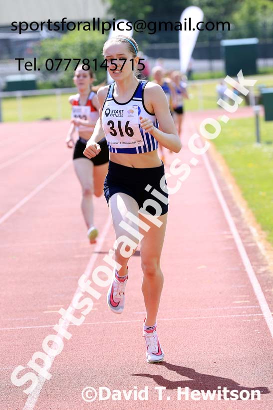 Girls Under-15s 800 metres, 2024 North Eastern Track and Field Champs., Middlesbrough.  Photo: David T. Hewitson/Sports for All Pics